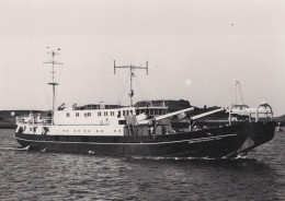 Delcampe - DIRECTEUR GENERAAL NAST Cargo Ship Postcard Size Real Photo #SDM371 - Comercio