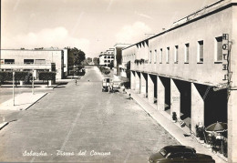 Delcampe - Eb368 Cartolina  Sabaudia Piazza Del Comune Provincia Di Latina - Latina