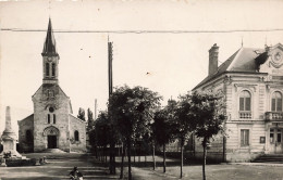 Delcampe - 77 TORCY LA PLACE DE L EGLISE - Torcy