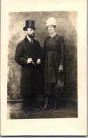 Delcampe - CP Carte Photo Dépoque Photographie Vintage Couple Mode Chapeau Canne - Paare