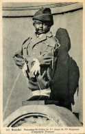 Delcampe - BRUXELLES Manneken Pis Soldat 1er Classe 93e Régiment D'infanterie FRANCAISE 56 (scan Recto-verso)MA2111Bis - Monumenti, Edifici