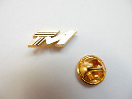 Delcampe - Beau Pin's , Logo , TM - Altri & Non Classificati