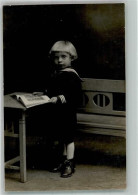 Delcampe - Kind Matrosenanzug Buch Lesen Privatfoto AK - 38159491 - Sonstige & Ohne Zuordnung