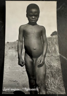 Delcampe - Swaziland – Jeune Garçon Swazi – “Ngikwantile” – Carte Photo Ancienne Non Circulée - Swaziland