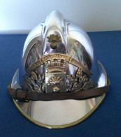 Delcampe - Casque De Sapeurs Pompiers Modèle 1933 De Charente Maritime - Pompieri