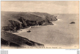 Delcampe - LA POINTE DU RAZ Vue Prise De La Baie Des Trépassés. - La Pointe Du Raz