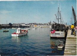 Delcampe - 29 ROSCOFF - Vue Sur Le Port Et Bateau De L'ile De Batz - Roscoff