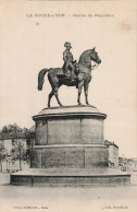 Delcampe - 85 LA ROCHE SUR YON STATUE DE NAPOLEON - La Roche Sur Yon