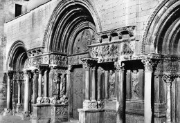 Delcampe - SAINT-GILLES Eglise Abbatiale XIIe S La Façade : Détail Du Porche Central 21 (scan Recto Verso)MG2879 - Saint-Gilles