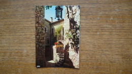 Delcampe - èze-village , Dans Le Vieux Village Une Rue Typique - Eze