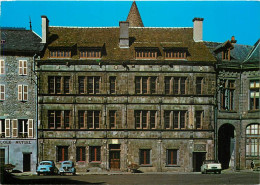 Delcampe - Carte Postale - Automobiles - Saint Flour - L'Hotel Des Consuls - Musée Alfred Drouet - L A Façade Renaissance - CPM - V - PKW