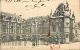 Delcampe - CPA Douai Un Cote De L Hotel De Ville - Douai