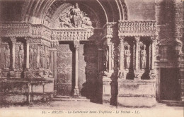 Delcampe - [-10%] FRANCE - Arles - Cathédrale Saint Trophime - Portail - LL - Fresque - Obl - Arles
