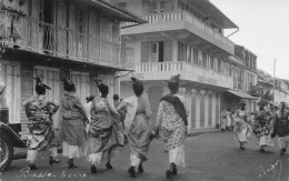 Delcampe - Photo L. Gauthier - GUADELOUPE - BASSE-TERRE - Femmes En Costume Traditionnel Créole - Basse Terre
