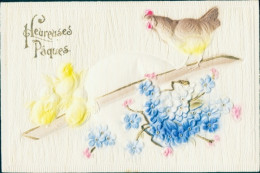 Delcampe - Relief CPA Glückwunsch Ostern, Henne Und Küken Beim Wippen, Vergissmeinnicht - Sonstige & Ohne Zuordnung