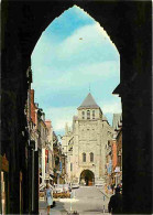 Delcampe - Carte Postale - 02 - Saint Quentin - La Basilique - Vue à Travers Les Arcades De L'Hotel De Ville - Automobiles - CPM - - Saint Quentin