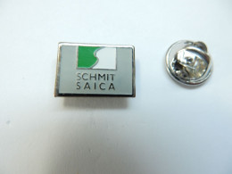 Delcampe - Beau Pin's , Marque SCHMIT SAICA , Articles De Quincaillerie , Thionville - Marche