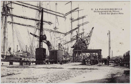 Delcampe - 17 - B23816CPA - LA ROCHELLE - LA PALLICE - Déchargement De Nitrate à Bord Des Quatre Mats - Très Bon état - CHARENTE-MA - La Rochelle