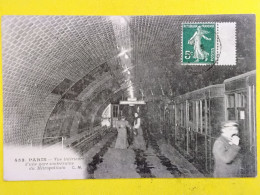 Delcampe - CPA - DEPT. 75 - PARIS - VUE INTÉRIEUR D'UNE GARE SOUTERRAINE DU MÉTROPOLITAIN - Pariser Métro, Bahnhöfe