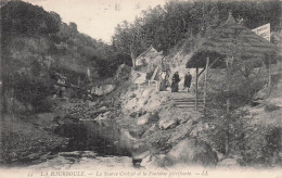 Delcampe - 63 LA BOURBOULE LA SOURCE CROIZAT ET LA FONTAINE PETRIFIANTE - La Bourboule