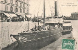 Delcampe - HONFLEUR - DEPART DU BATEAU DU HAVRE ( PETIT MANQUE HAUT DROIT) - Honfleur