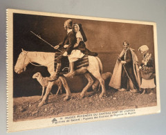 Delcampe - 65 Lourdes 1920 Chateau Fort XII Musee Pyreneen Paysans De Bagneres De Bigorre Mulet Brebi Famille Grand Pere Grand Mere - Lourdes