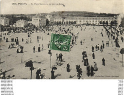 Delcampe - Pontivy - La Place Nationale, Un Jour De Fête "animés" - Pontivy