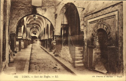 Delcampe - CPA Tunis Souk Des Etoffes - Tunisie