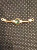 Delcampe - Gemme Verte Swarovski DS&CO Sertie Sur Double Branches Souple Idéale Création Bijoux Ou Autre - Perles
