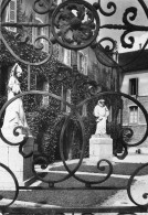 Delcampe - BEAUNE Statues Du Chancelier Nicolas ROLLIN Et De Guigone De SALINS 17 (scan Recto Verso)nono0105 - Beaune