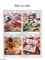 Delcampe - Sao Tome/Principe 2018 Stamp Collecting 4v M/s (4x 31.00), Mint NH, Sport - Scouting - Philately - Stamps On Stamps - Sellos Sobre Sellos