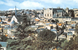 Delcampe - POITIERS Vue Sur Ste Radegonde Et Le Quartier De La Cathedrale 11(SCAN RECTO VERSO)MA116 - Poitiers