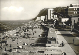 Delcampe - Co553 Cartolina Pesaro Spiaggia Di Levante E Alberghi - Pesaro