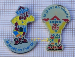 Delcampe - PAT14950 SAJOU LE JOUET EN LIBERTE  CLOWN Lot De 2 Pin's Différents - Juegos