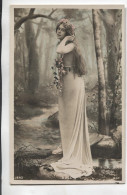 Delcampe - Artiste De Cabaret – Femme En Robe Longue - Inns