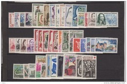Delcampe - 1961-FRANCE-ANNEE COMPLETE 1961**44 TIMBRES - 1960-1969