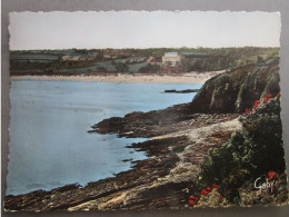 Delcampe - CP 22 Côtes Du Nord  SAINT CAST LE GUILDO -  Plage De PEN GUEN  Et Le Celtic Hôtel Vers 1960 - Saint-Cast-le-Guildo