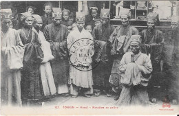 Delcampe - TONKIN - Hanoï - Notables En Prière - Vietnam