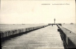 Delcampe - CPA Phare Cherbourg La Grande Jetee Et Le Phare Bateaux - Vuurtorens
