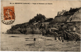 Delcampe - CPA La Bernerie - Plage Et Falaises à La Patorie (3000300) - La Bernerie-en-Retz