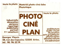 Delcampe - Arles Carte Publicitaire Photo Ciné Plan , Georges Vlassis Rue De Capucins - Arles