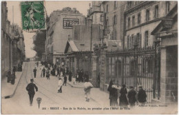 Delcampe - 29. BREST. Rue De La Mairie, Au Premier Plan L'Hôtel De Ville. 200 - Brest