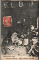 Delcampe - N°22131 -cpa Villedieu Les Poêles -le Vieux Fabricant De Coqs D'église- - Kunsthandwerk