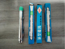 Delcampe - Lot De 4 Lampes - Armes Neutralisées