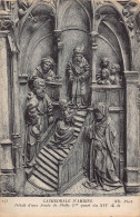 Delcampe - C024 France,  Cathedrale D'Amiens Detail D'une Jouee De Stalle Vintage Postcard - Amiens