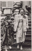 Delcampe - Nederland Soestdijk Bloemendefilé H M Koningin Royal Families Unposted #SCM486 - Königshäuser
