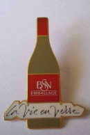 Delcampe - PINS PIN  BSN Emballage  La Vie En Verre - Autres & Non Classés