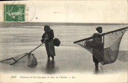 Delcampe - CPA Peche Pecheuses De Crevettes Dans La Baie De L'Authie - Pêche