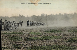 Delcampe - CPA Militaria Manoeuvres Tir Des Pieces De 75 - Manöver