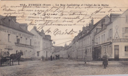 Delcampe - EVREUX LA RUE JOSEPHINE ET L'HOTEL DE LA BICHE TBE - Evreux